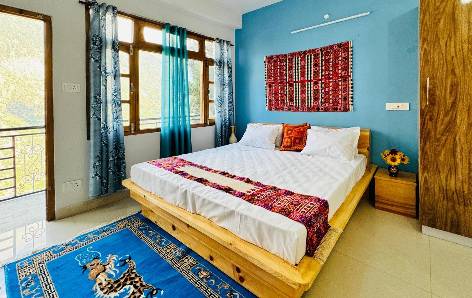 Pine View Retreat Homestay 칼파 외부 사진